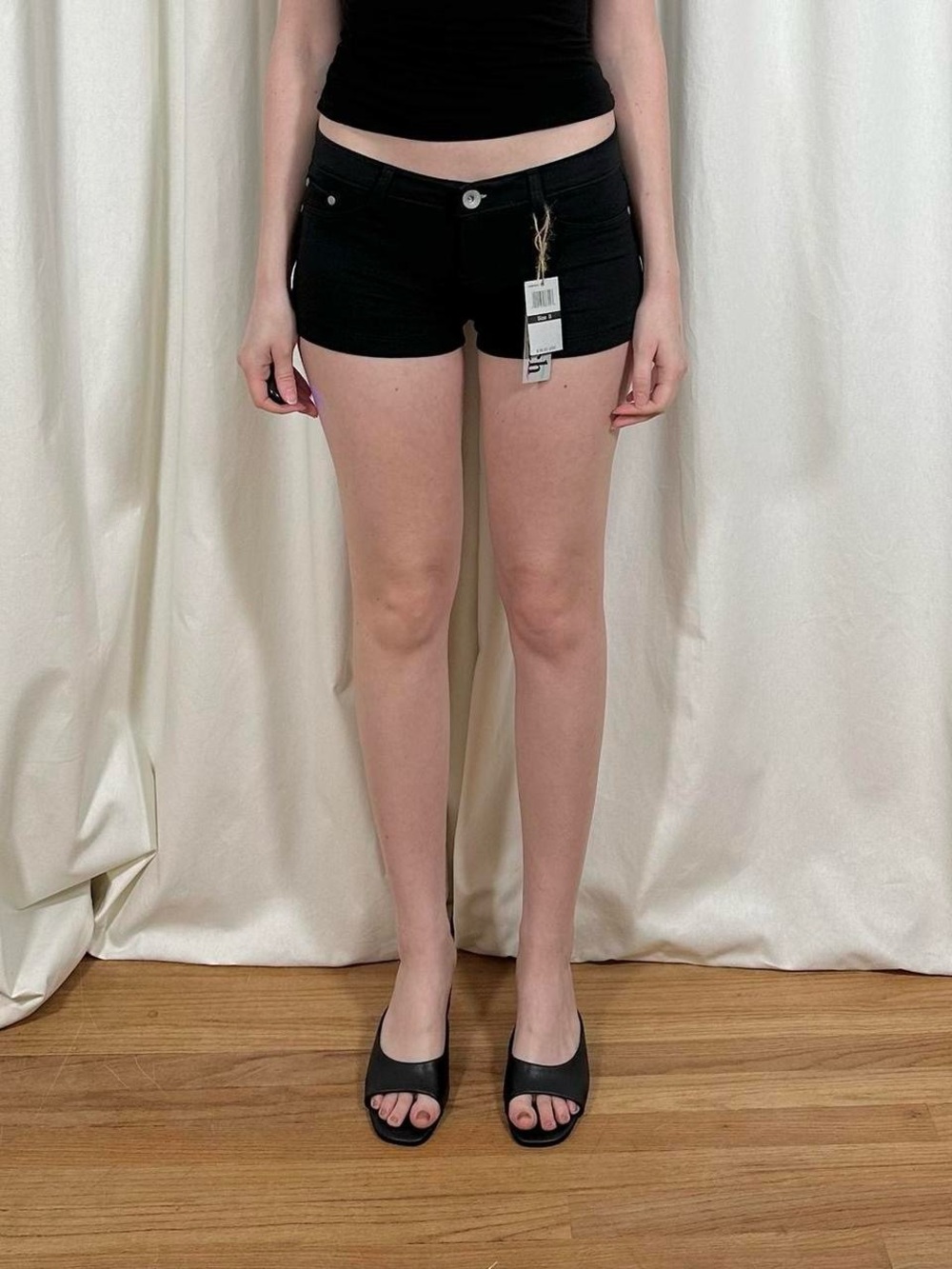Low Rise Stretchy Shorts - Picture 2 of 8